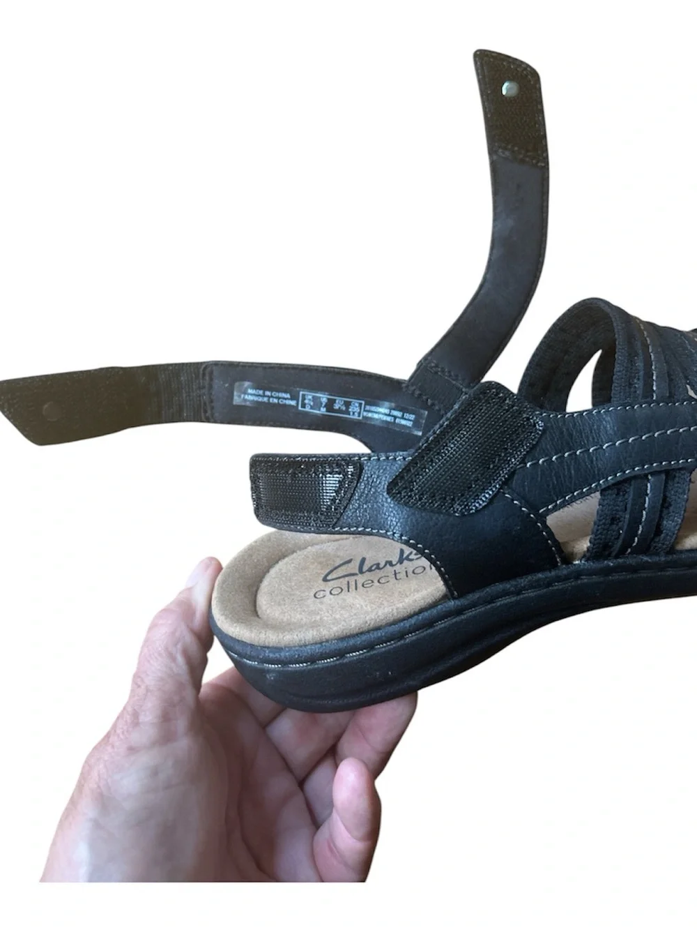 NWOT Clarks Womens Black Strappy Velcro Leather Sandals Size 7M.